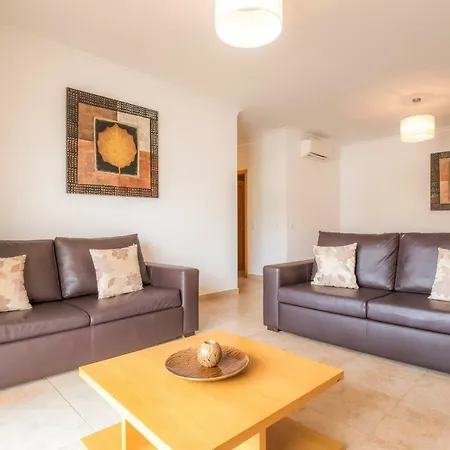 B08 - Central 2 Bed With And Pool Lagos