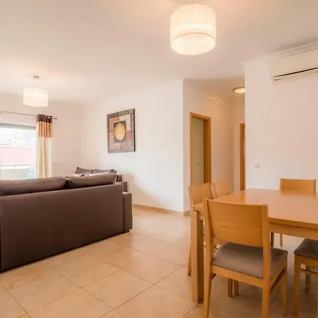 Apartment B08 - Central 2 Bed With And Pool Lagos