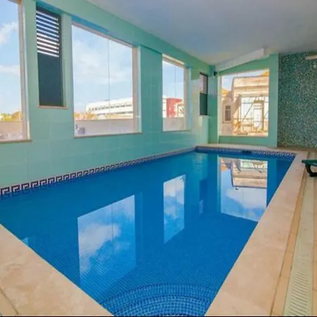 B08 - Central 2 Bed With And Pool Appartement *