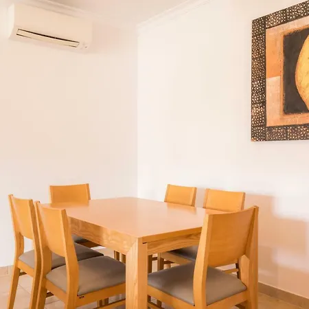 B08 - Central 2 Bed With And Pool * 拉哥斯